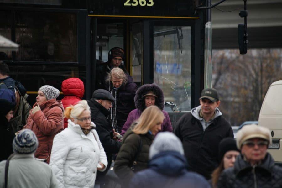 Автобуси переповнені, кияни обурені владою