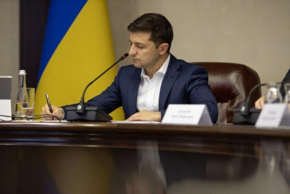 Зеленский уволил председателей трех районных администраций Киева