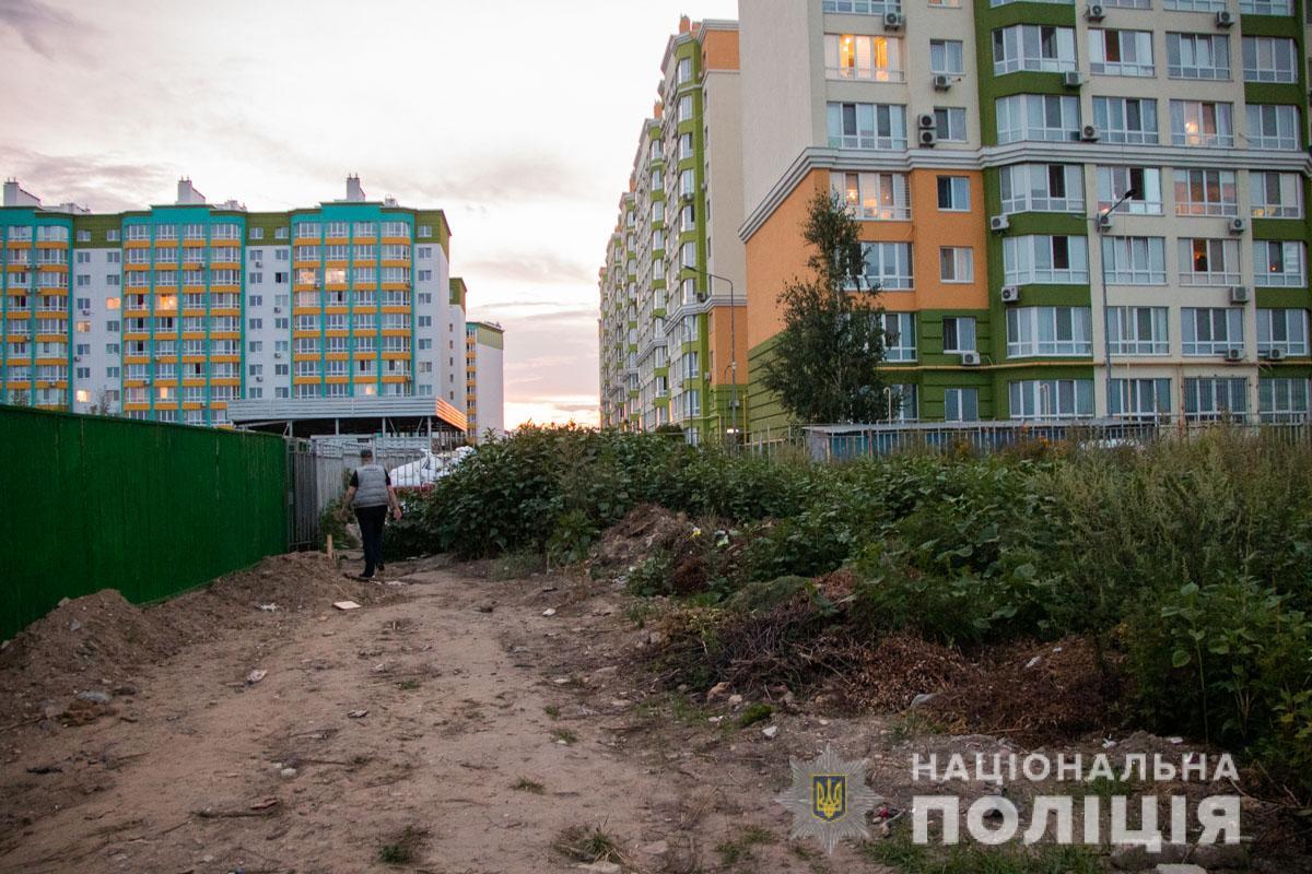 В Киево-Святошинском районе девушка подорвалась на гранате