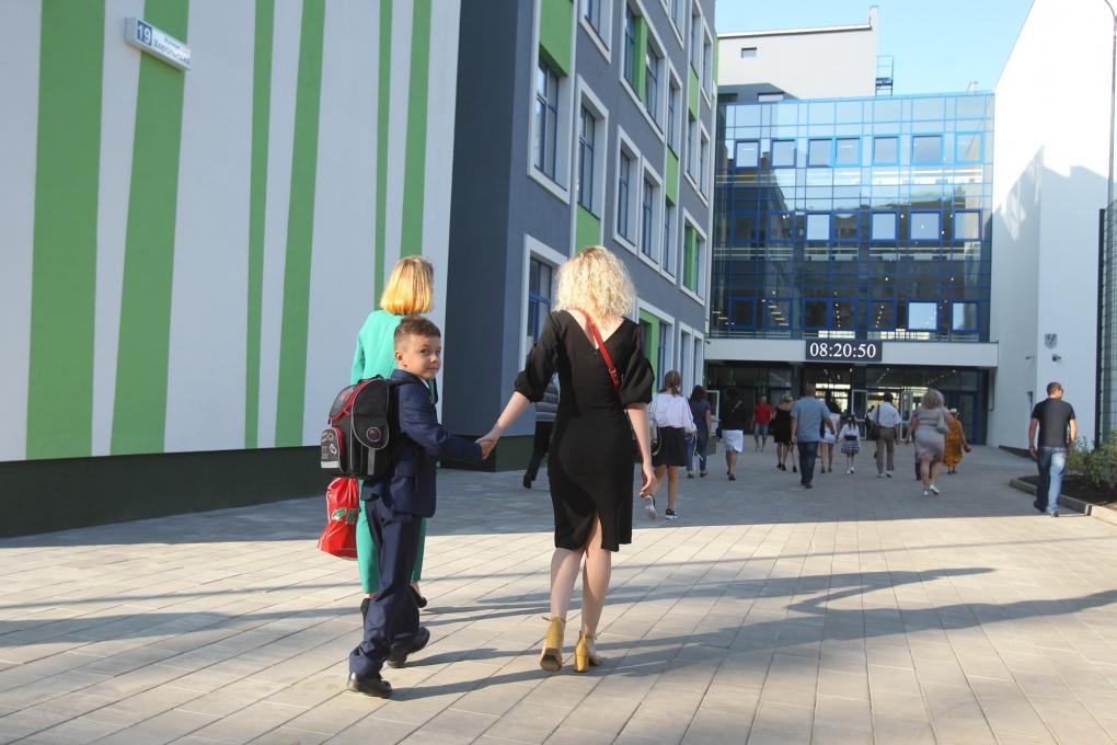 Школа: все самое лучшее (новое) – детям. Глазами родителей первоклашек