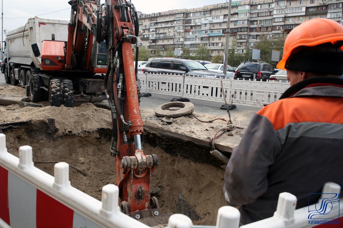 На Оболони началась реконструкция коллектора