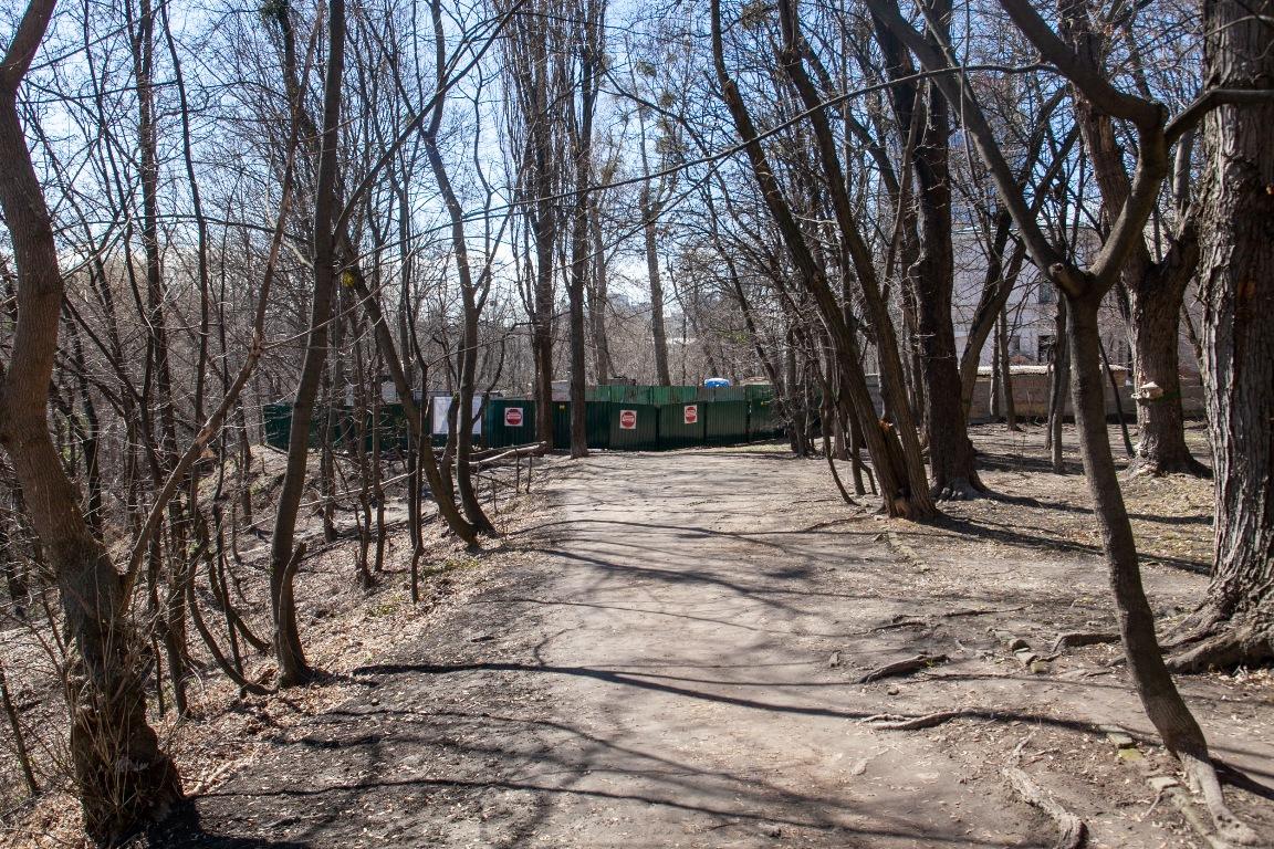 Киеврада разорвала договор аренды земли с застройщиком на ул. Мечникова, 7б