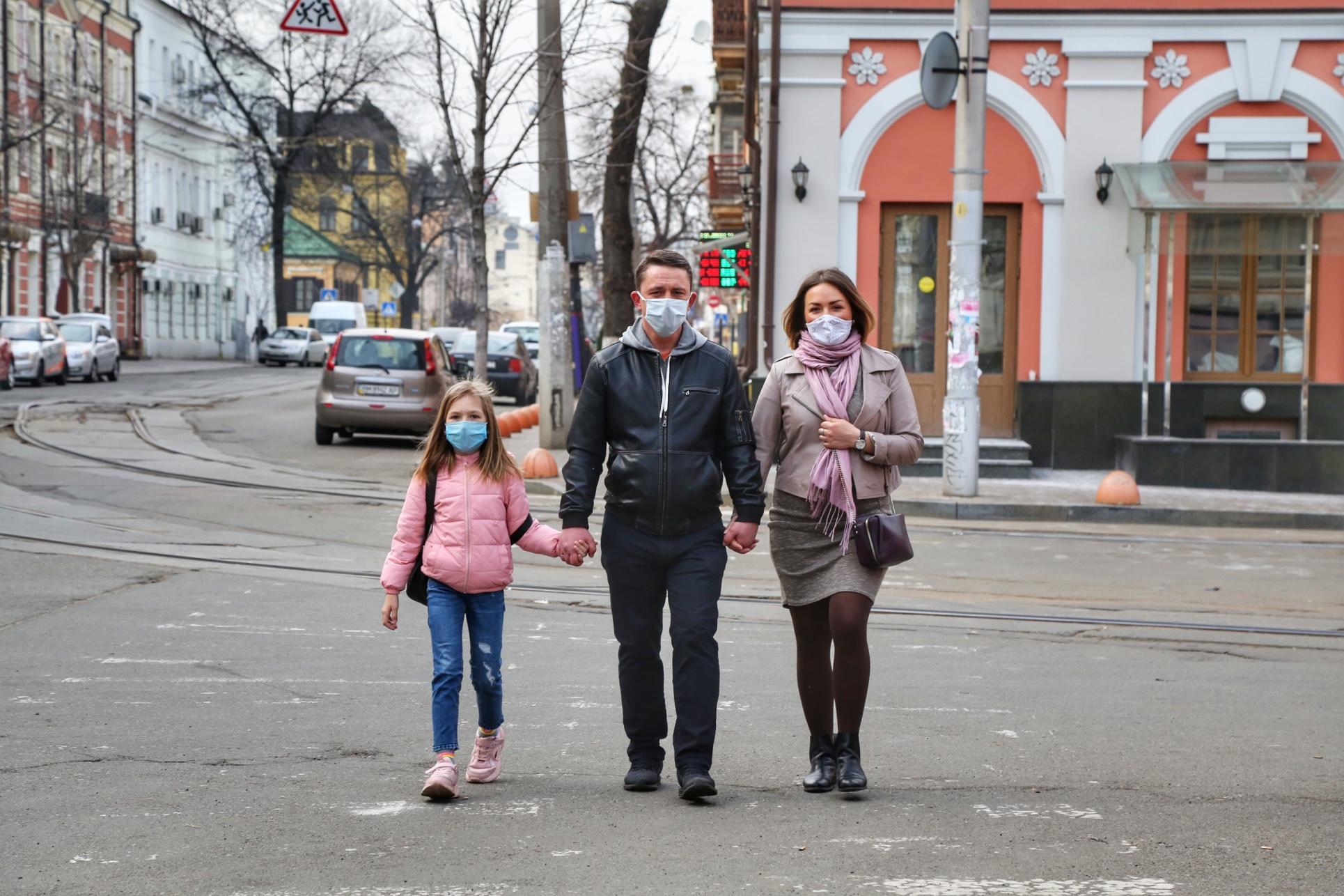 Киев карантин люди