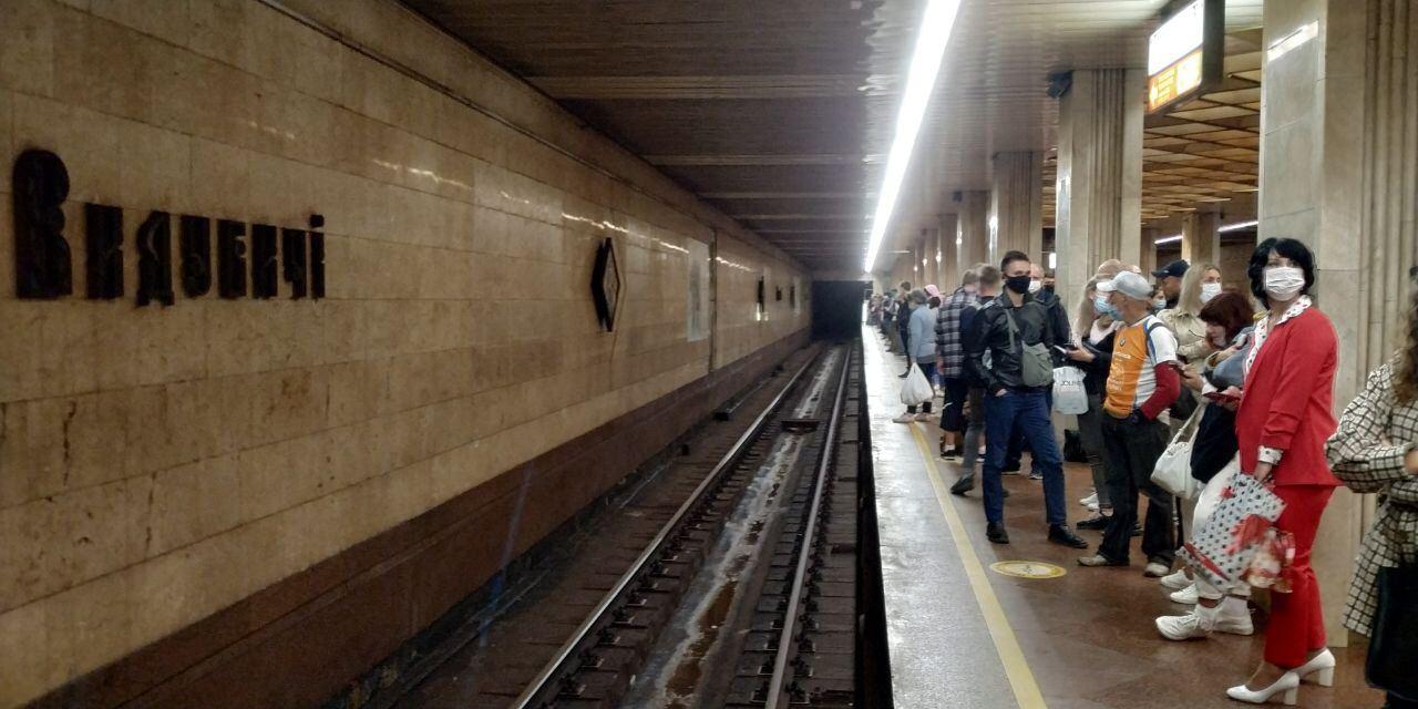 Смерть у підземці. Загиблим зачепером виявився мешканець Ужгорода