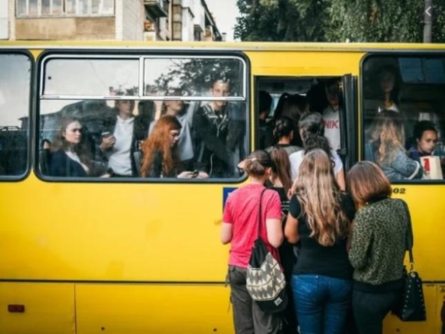 Не тільки вантажівки. На дорогах планують зважувати пасажирський транспорт