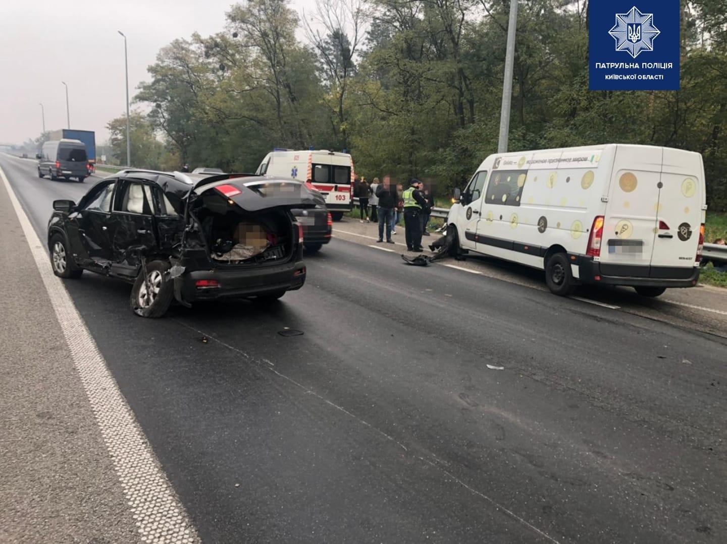 На трасі Київ – Чоп трапилась ДТП із 12 потерпілими