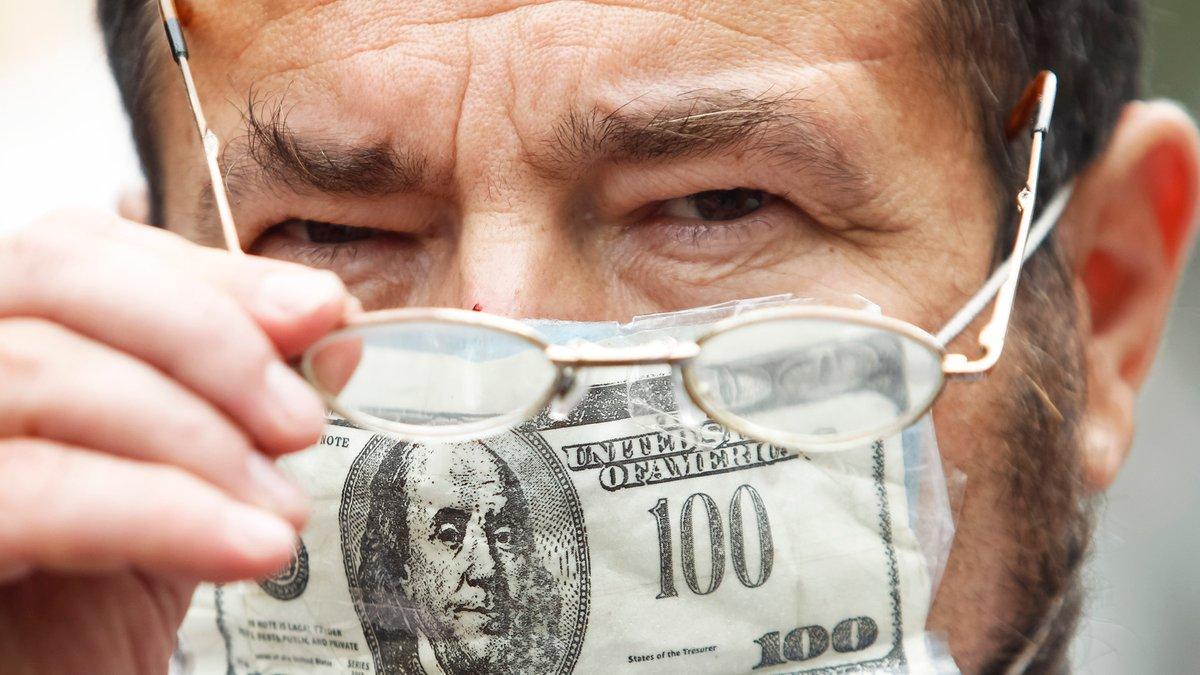 Нацбанк підняв курс долара до нового історичного максимуму