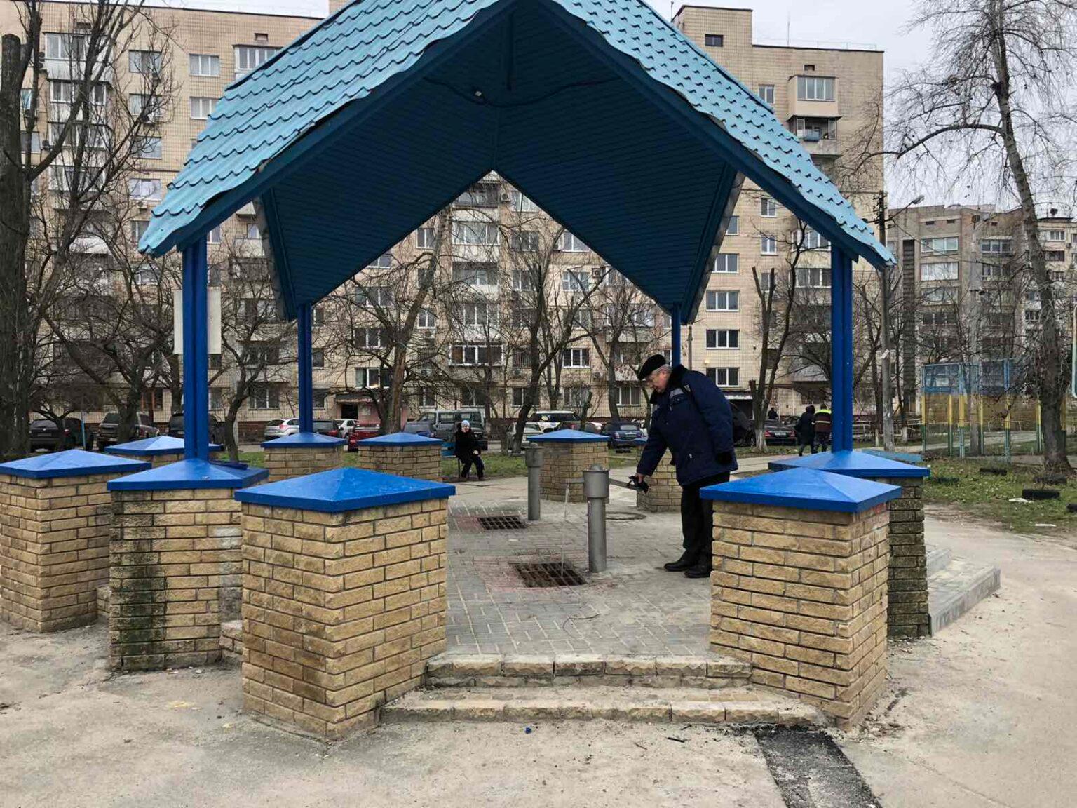 Столичними бюветами почали керувати зі смартфону – як це працює