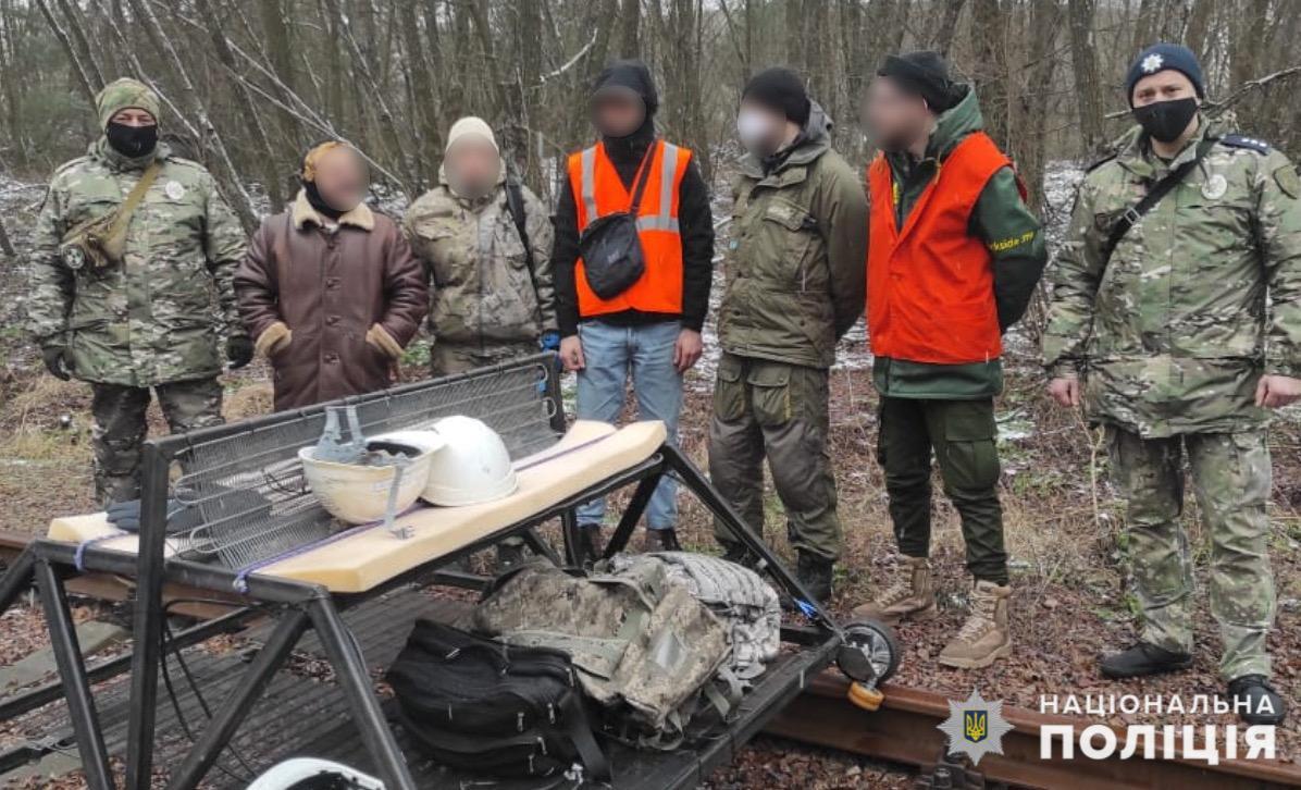 Коли не можна, але дуже хочеться. Кияни на саморобній дрезині доїхали до ЧАЕС