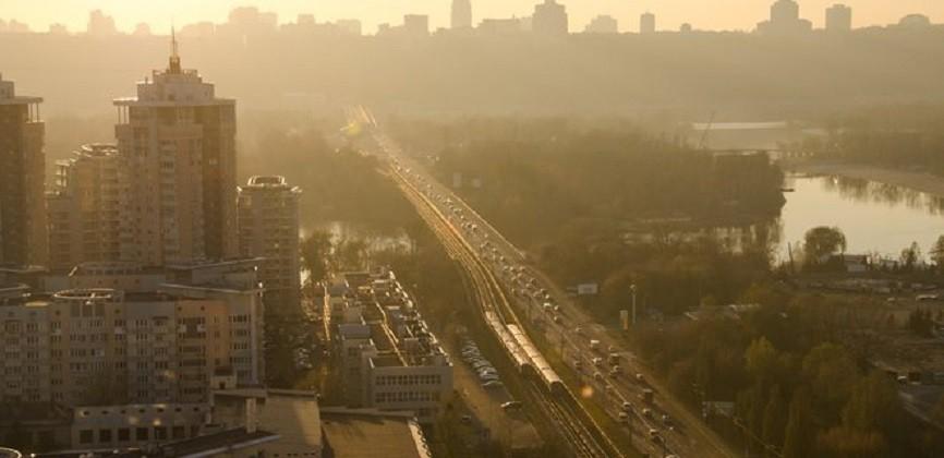 Київ опинився у ТОП-20 міст світу з найбруднішим повітрям