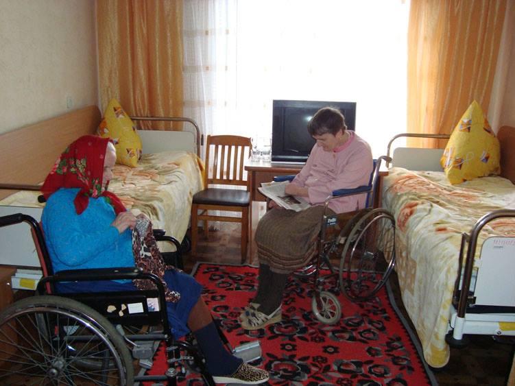 У Києві перевіряють «пансіонати» для людей похилого віку – вже 9 кримінальних справ