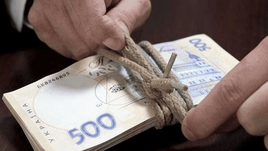 Недбалість коштує дорого. Головному бухгалтеру обласної поліції обійшлась у 4,6 млн грн