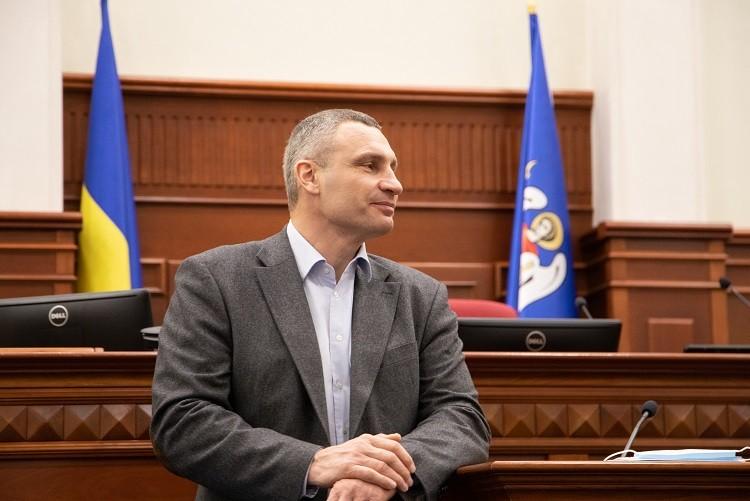 Стало відомо, яку зарплату отримав мер Кличко за червень