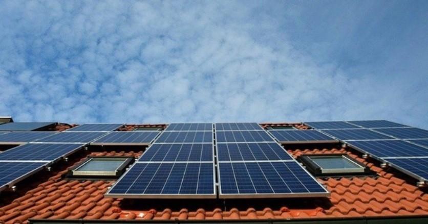 Сонячні батареї для власного будинку: види та особливості роботи