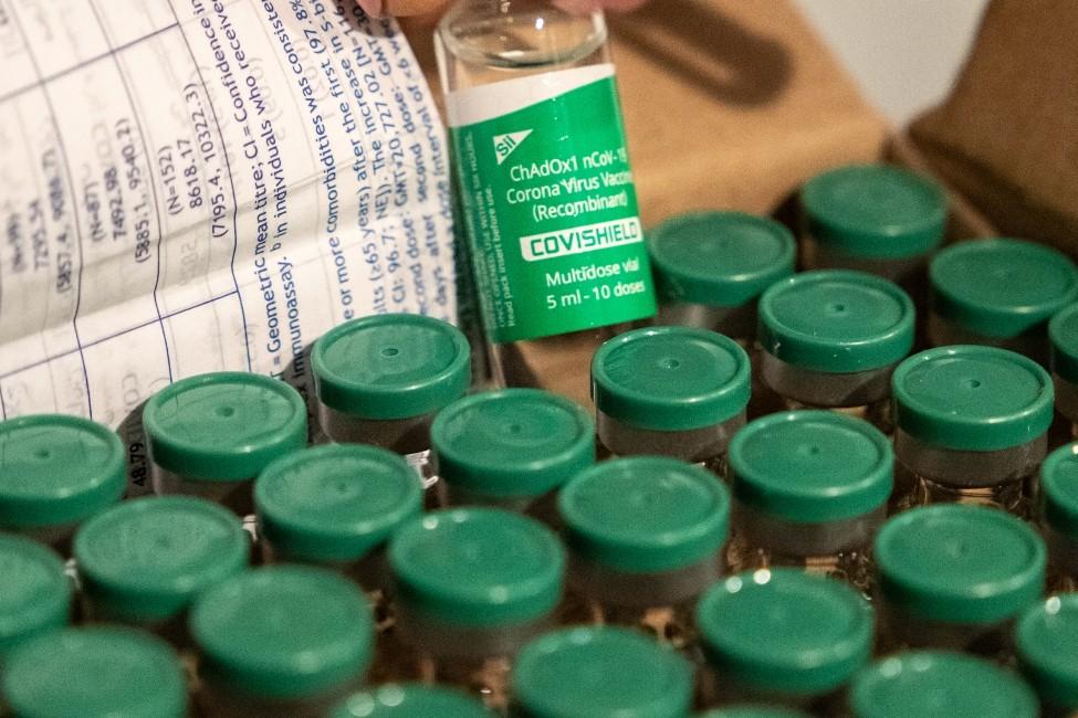 Вакцина AstraZeneca Covishield