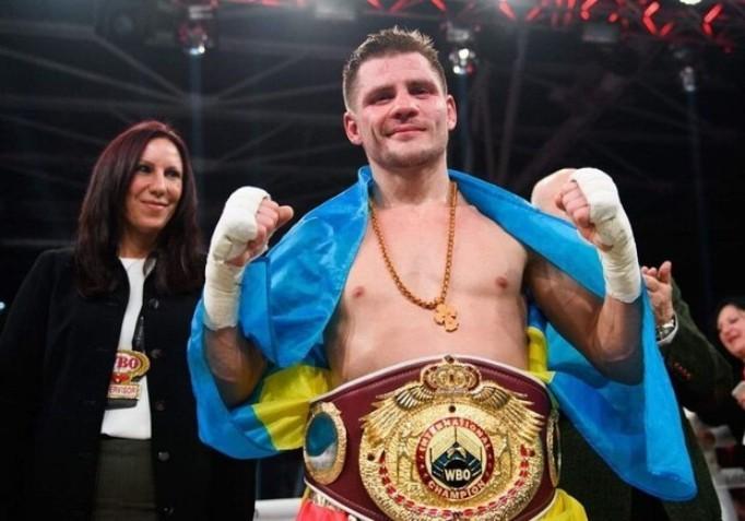 Нокаут в третьому раунді: Денис Берінчик захистив чемпіонський титул