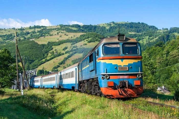 Бо ніхто нікуди не полетить? Укрзалізниця готує 30 нових внутрішніх маршрутів