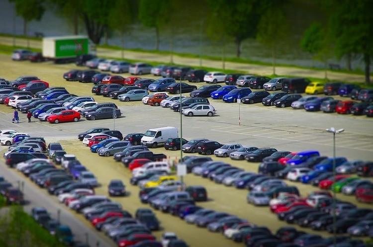 Українці купили рекордну кількість імпортованих вживаних авто