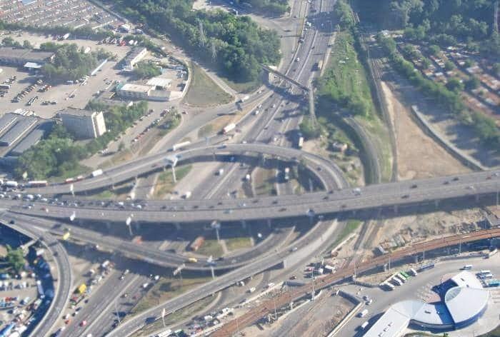 На розв’язці біля метро “Видубичі” обмежать рух – дати