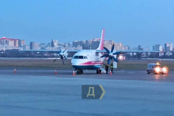 Не долетів. У Києві аварійно сів літак із Мінська