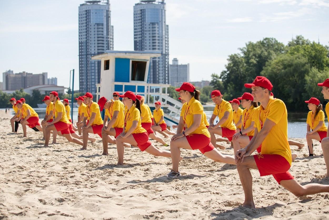 Безпека на воді. Більше сотні лайфгардів наглядатимуть за відпочивальниками на пляжах