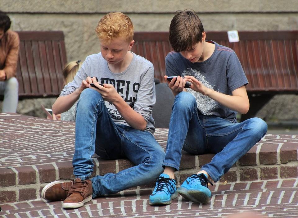 Старшокласників запрошують на курс безпечного поводження в інтернеті