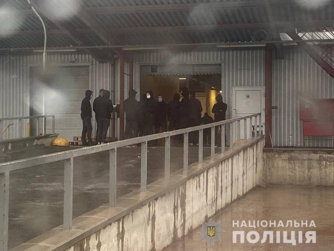 На Столичному ринку сьогодні було чути вибухи (ВІДЕО)