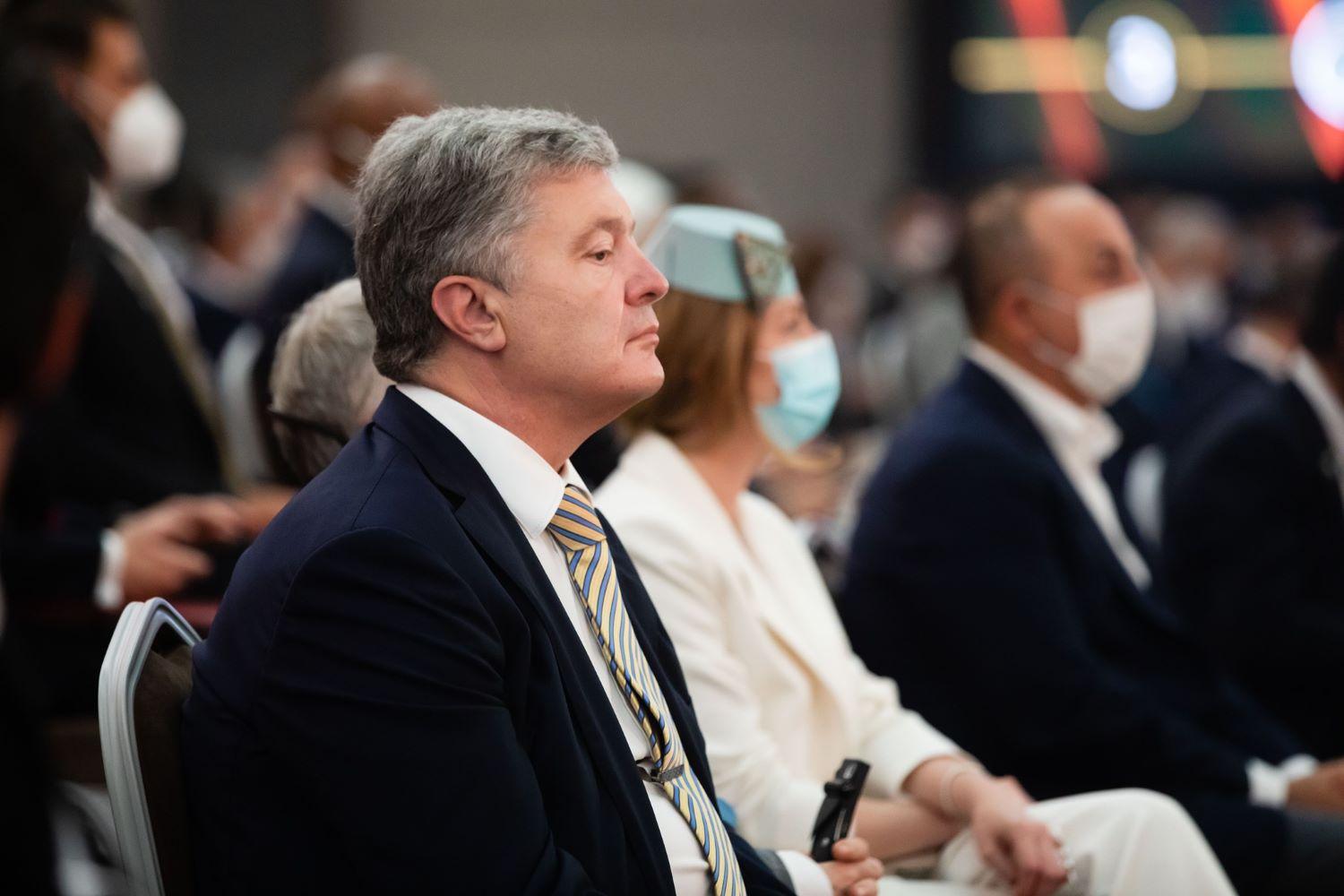 Боррель планує відвідати Україну: Порошенко вже обговорив з ним незаконну російську паспортизацію в ОРДЛО