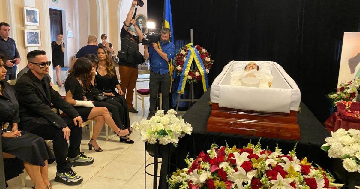 У Києві прощаються з легендарним хореографом Григорієм Чапкісом (ФОТО)