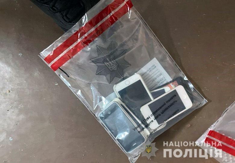 На Оболоні злодій обніс дві квартири