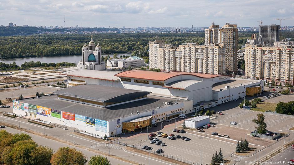 Ділянку біля МВЦ планують віддати інвестору під багаторівневий паркінг