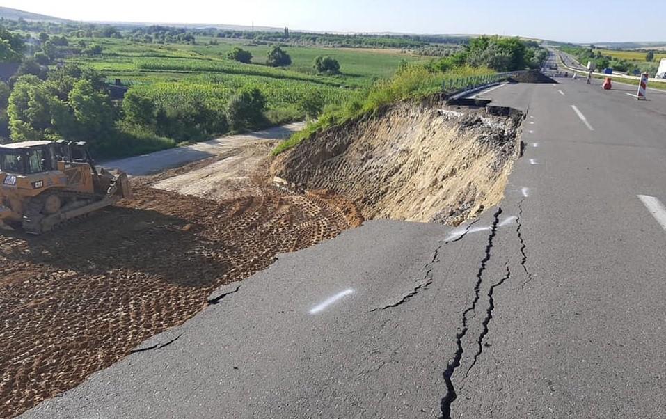 Зсув грунту на трасі Київ – Одеса: ліквідація буде завершена за 4-5 днів