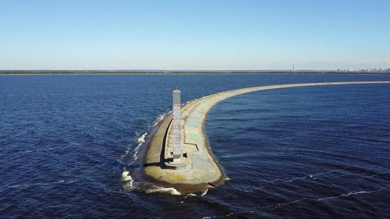 Запаси води у Київському і Канівському водосховищах на нижній межі