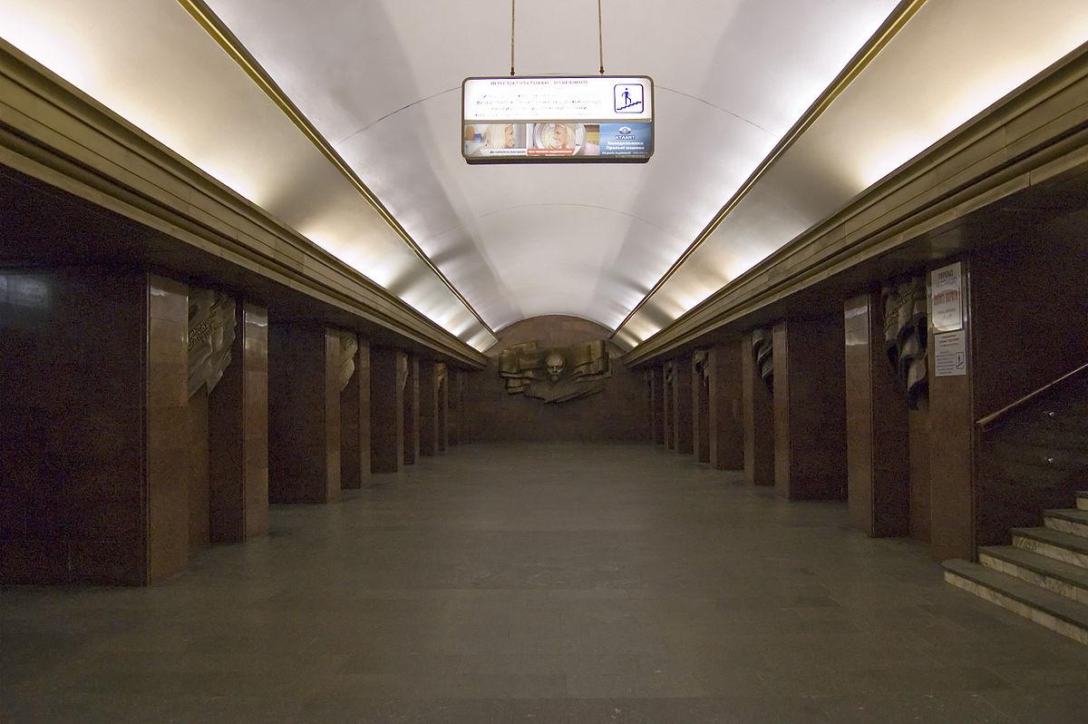 Стало відомо, чи знайшли вибухівку на “Театральній”