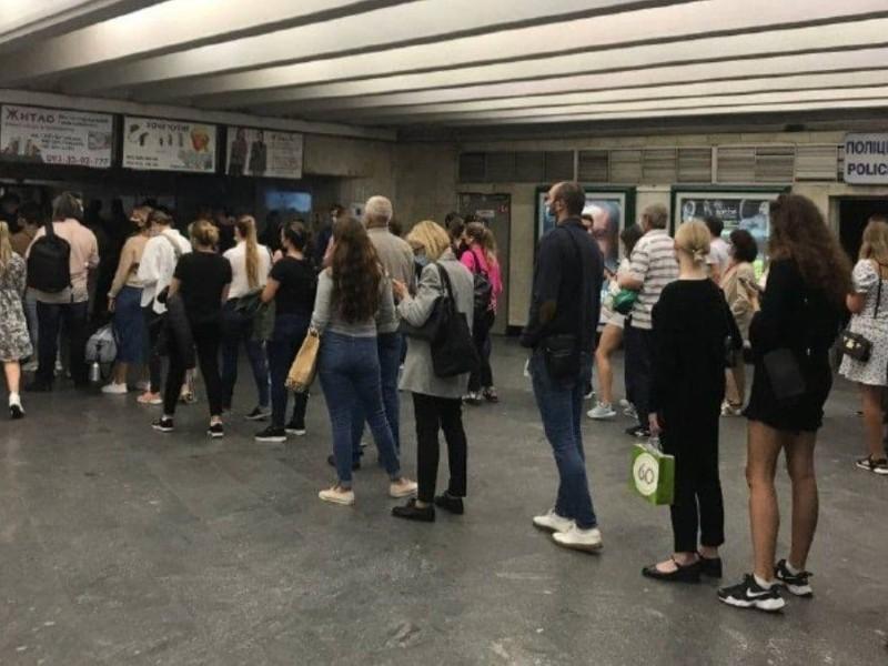 Проблеми з купівлею е-квитків в Києві: названо причини