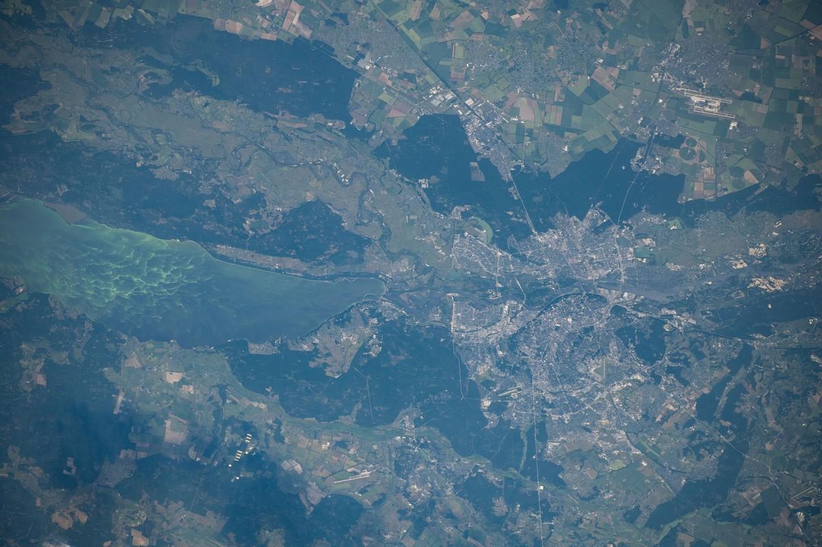 Українська столиця з космосу. NASA оприлюднило вражаючі знімки Києва