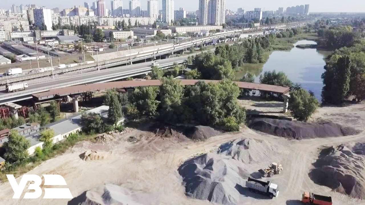 На Березняках зранку утворилися величезні затори