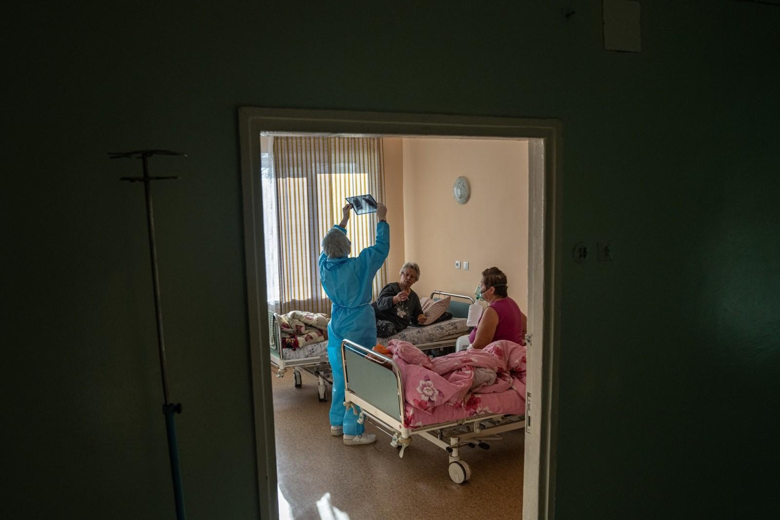 Карантин, день 710. В Україні зафіксовано нові підвиди штаму “Омікрон”