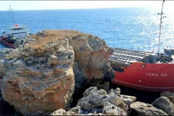 Дістанеться всім. У Чорному морі затонув корабель з хімікатами (ВІДЕО)