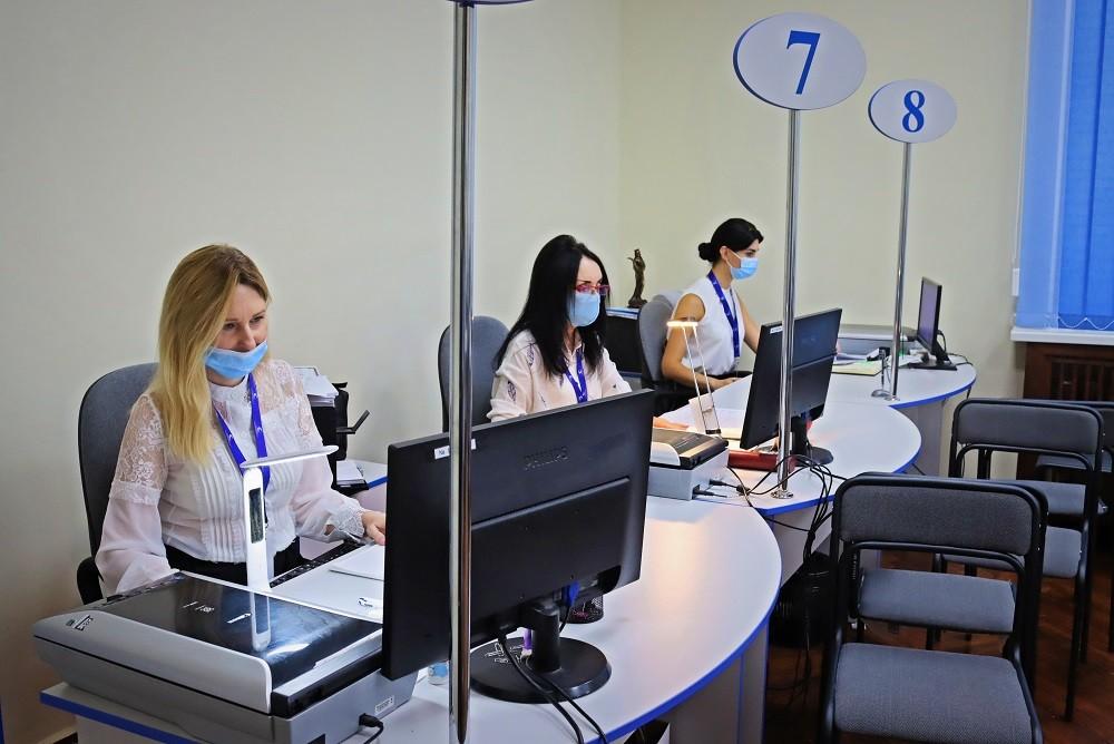 Київські ЦНАПи знову приймають документи для реєстрації нерухомості