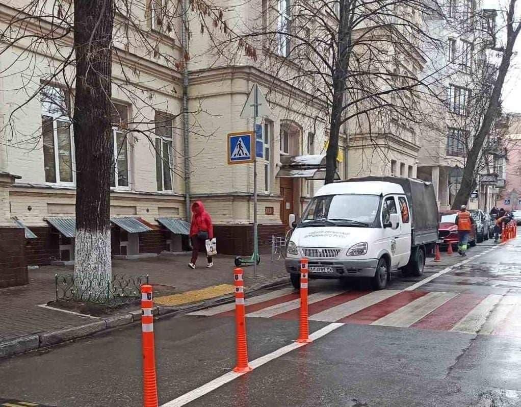 делініатори у Бутишівому провулку