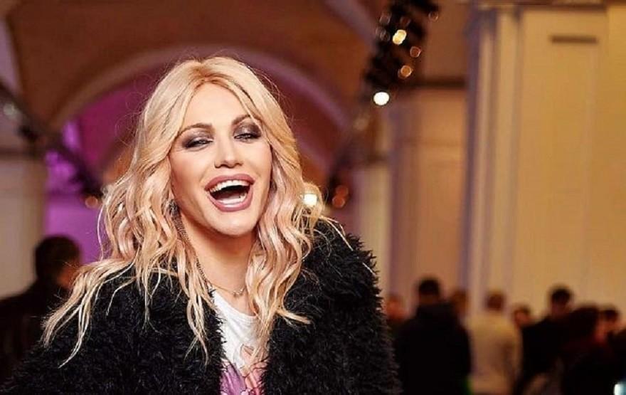 “Не *ци, я не кусаюся”. Травесті-діва Монро проситься заміж