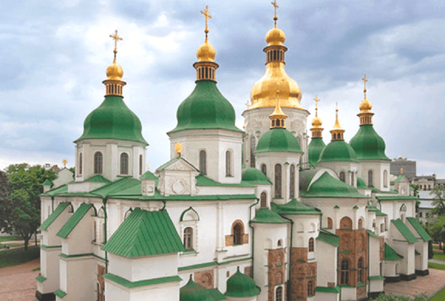 Реставрація Софії Київської: “відкопали” таємний вівтар, та взялися за куполи Трапезної церкви