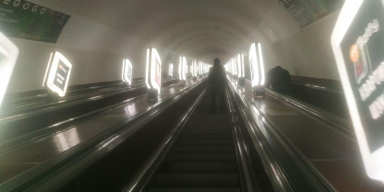 Збої при купівлі QR-квитків, через які в метро Києва утворилася тиснява, усунено