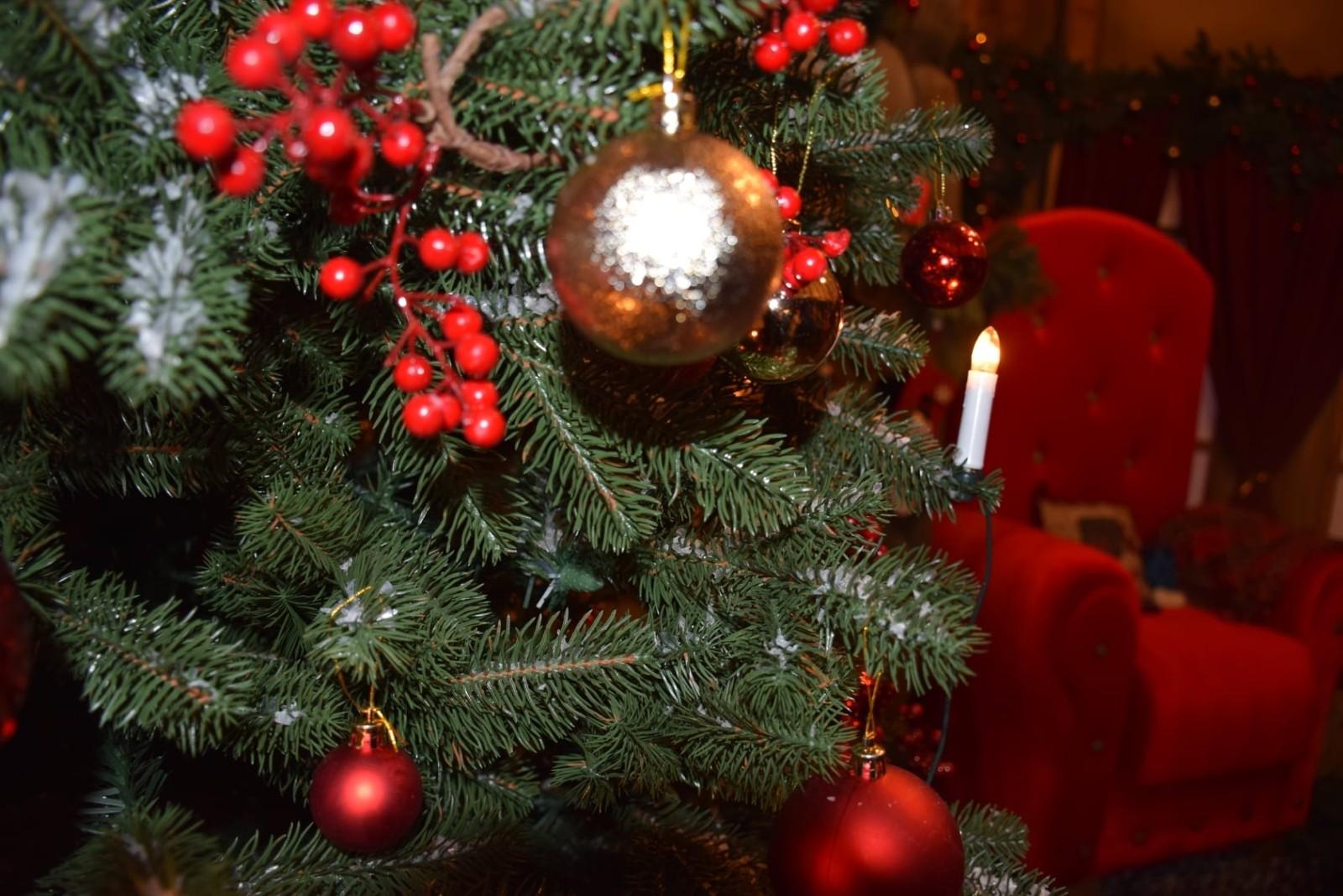 новорічно-різдвяна локація на контрактовій