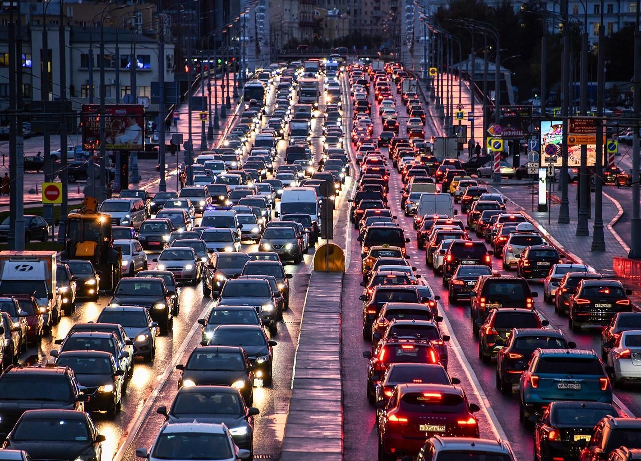 Київ паралізувало у заторах: куди краще не їхати (КАРТА)