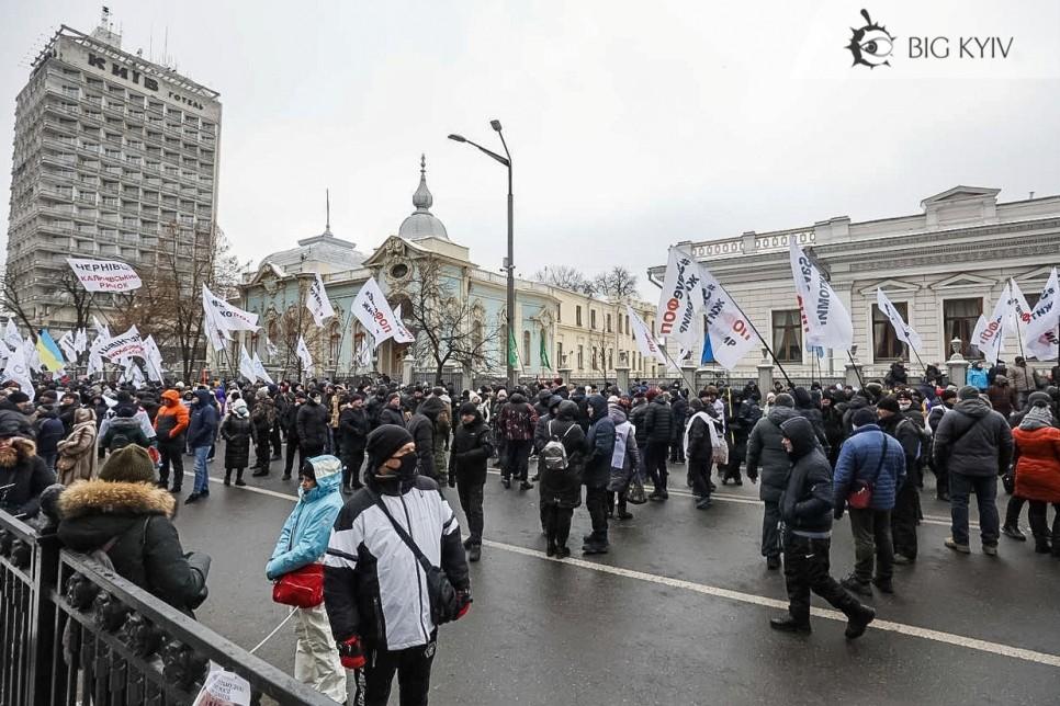 В центрі столиці перекрили вулицю Грушевського – що відбувається
