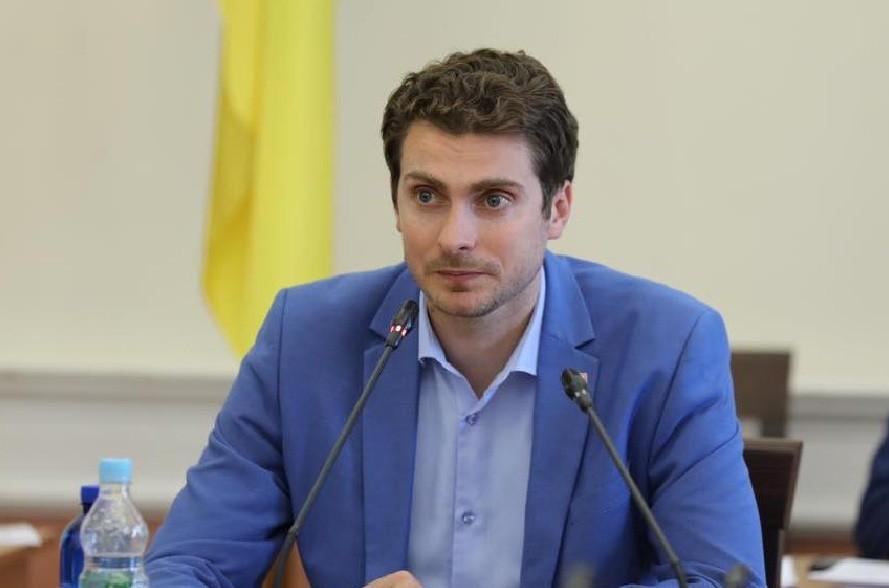 “Прослушки” і GPS-трекери: соратник Кличка Білоцерковець заявив, що за ним незаконно стежать