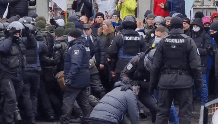 Акція ФОПів в центрі Києва: біля Ради сталися масові сутички