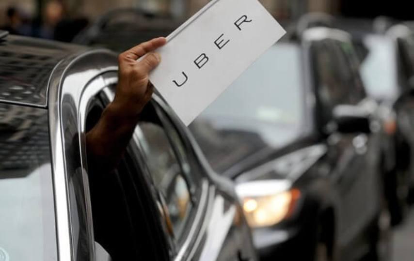 Сервіс таксі Uber припинив роботу в Україні